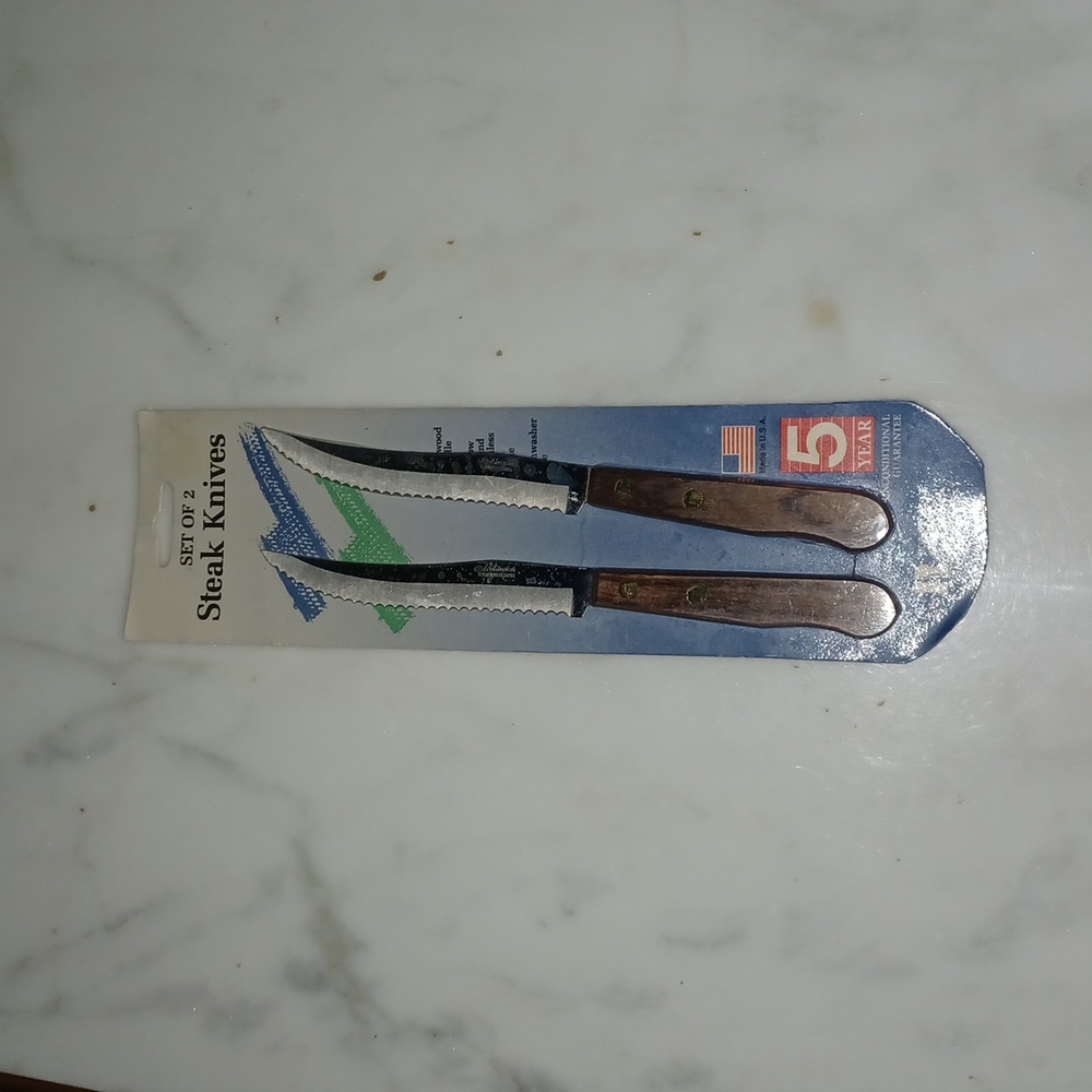 Set of 2 vintage steak knives Robinson Design Group